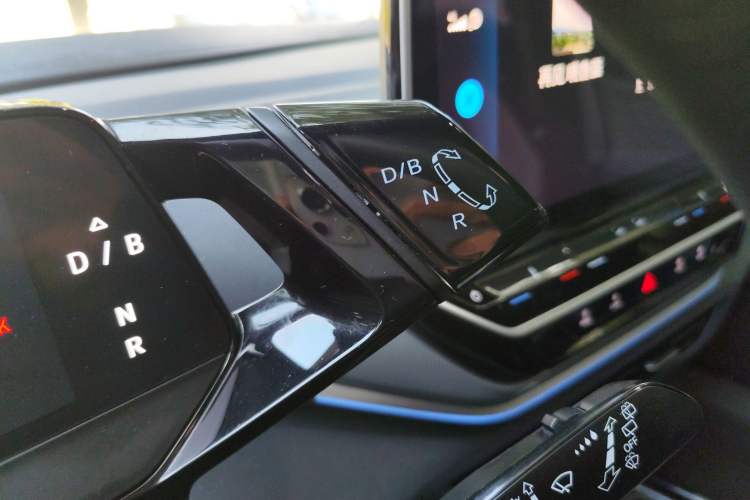 Used Volkswagen ID.4 CROZZ 2021 Long-Range Lite PRO Two-Wheel Drive Version Gear Lever