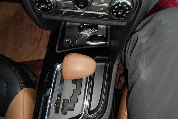 Used Soueast DX7 2015 1.5T Automatic Luxury Model