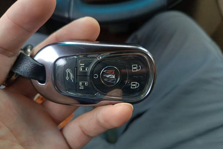 Used Buick GL8 2017 ES 28T Luxury Model China V Standard
