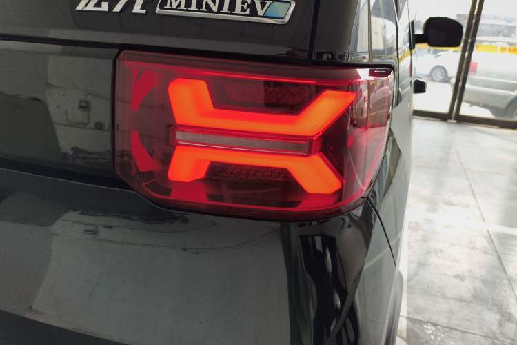 Used Wuling Hongguang MINIEV 2022 GAMEBOY 200km Gaming Edition with Lithium Iron Phosphate Right Rear Taillight