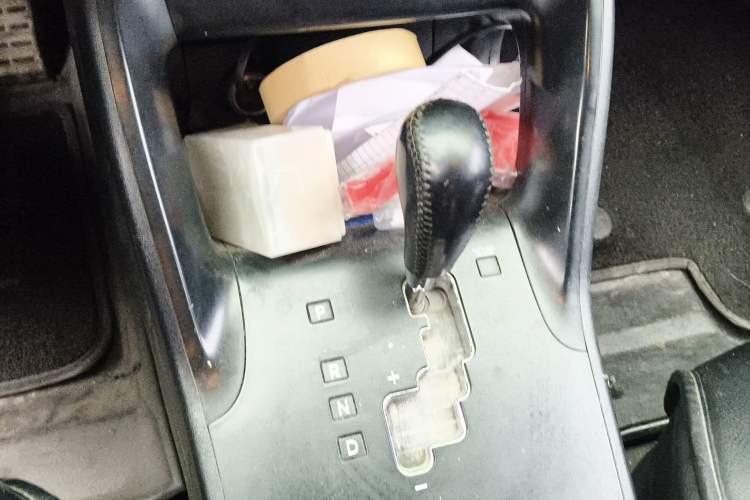 Used Hyundai ix35 2012 2.4L Automatic Two-Wheel Drive Prestige Edition GLS Gear Lever