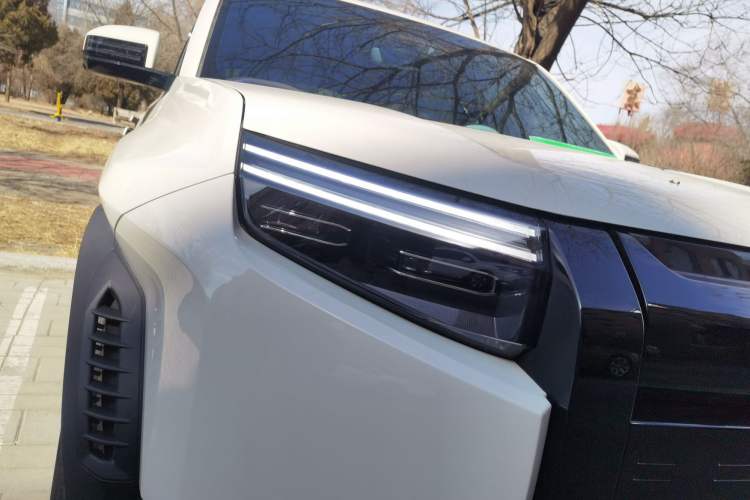 Used Formula Leopard Titanium 3 2025 501KM All-Wheel Drive Intelligent Driving Ultra Version