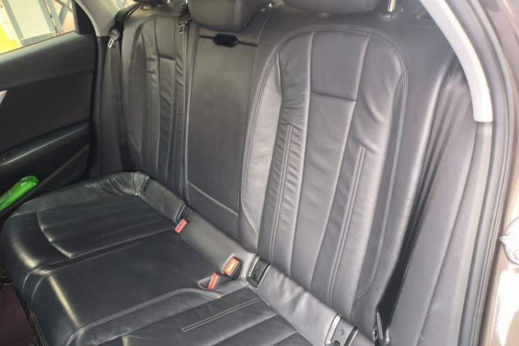 Used Audi A4L 2018 30th Anniversary Edition 40 TFSI Fashion Model Left Rear Seat