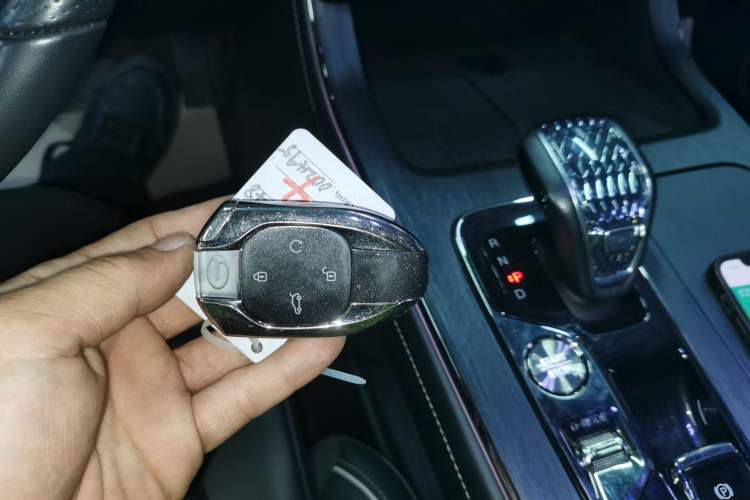 Used GAC Trumpchi GS8 2022 Dual-Engine Series 2.0TM Four-Wheel Drive Prestige Edition (6 Seats) Vehicle Key