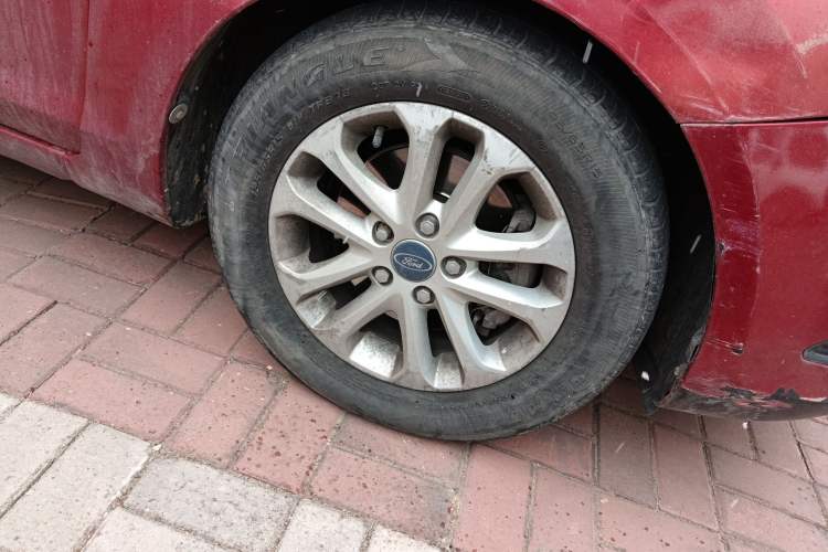 Used Ford Focus 2013 Hatchback Classic 1.8L Manual Base Model