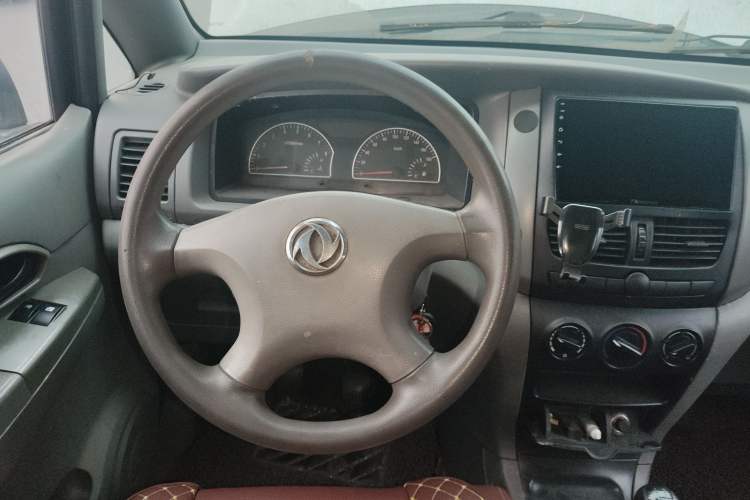 Used Dongfeng Shuaike 2011 1.6L Manual Commercial 5-Seater Steering Wheel