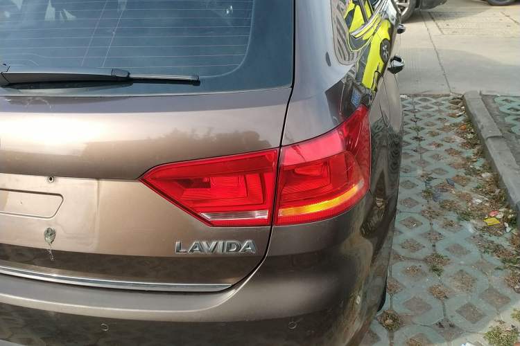 Used Volkswagen Gran Lavida 2013 1.6L Manual Comfort Model
