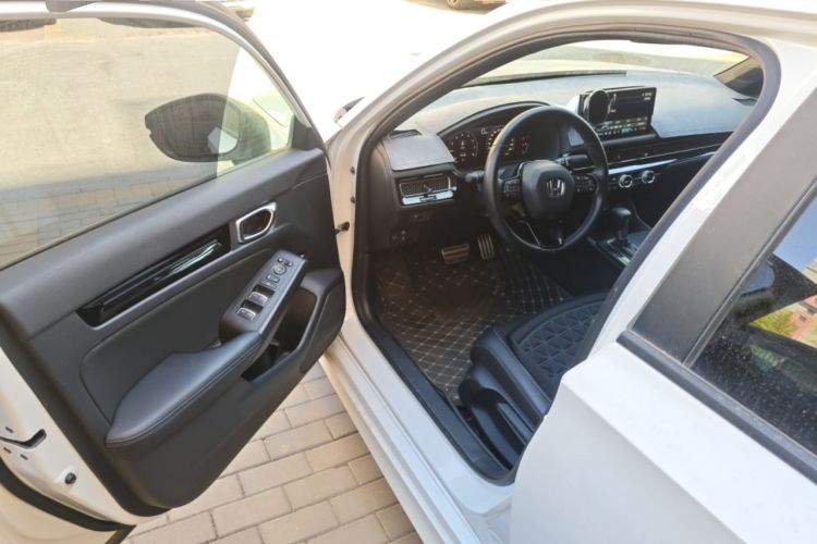 Used Honda Civic 2022 240TURBO CVT Dynamic Edition Driver Seat