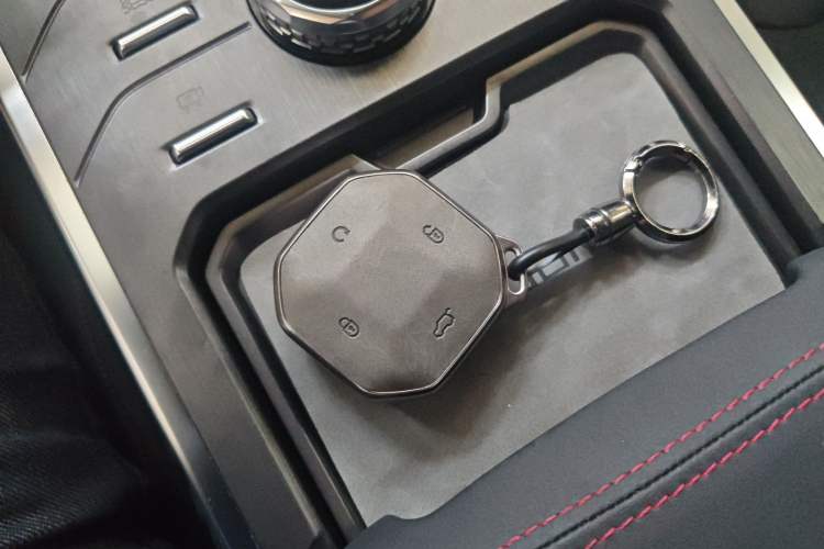 Used JETOUR Traveler 2023 2.0T All-Wheel Drive CrossPRO+