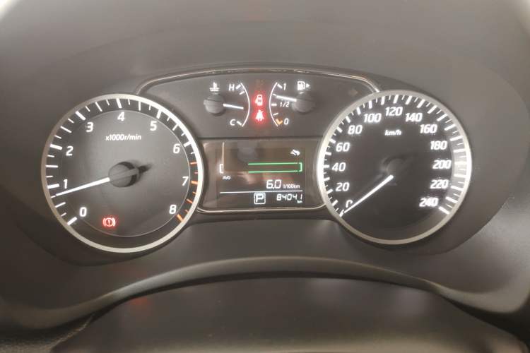 Used Nissan Sylphy 2019 1.6XV CVT Smart Connect Luxury Edition China VI Standard Instrument Cluster
