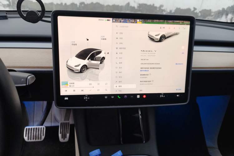 Used Tesla Model Y 2022 Long-Range All-Wheel-Drive Version