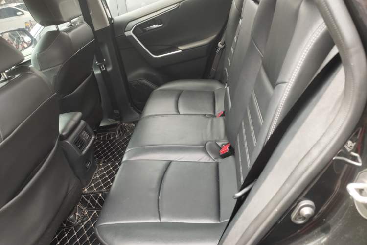 Used Toyota RAV4 2021 2.0L CVT Two-Wheel Drive Fashion PLUS Edition