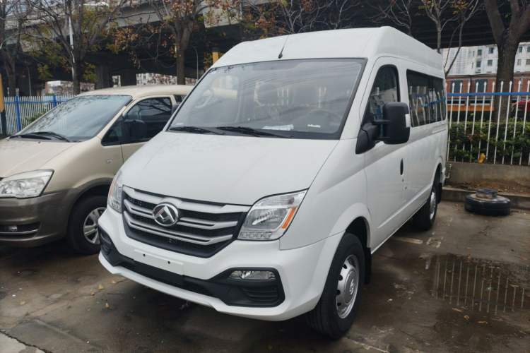 Used SAIC MAXUS Xintu V80 2024 Aotong Value Edition 6AMT Short Wheelbase Mid-Roof Model 127 Ps 5/6 Seats