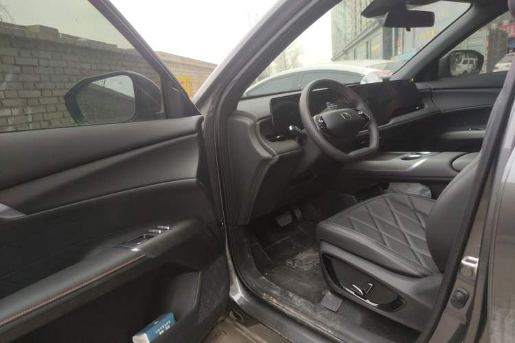 Used CHANGAN CS75 PLUS 2025 4th Generation 1.5T New Blue Whale Smart Luxury Edition
