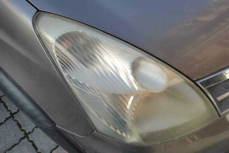 Used Nissan Livina 2010 Jingrui Edition 1.6L Manual Standard Model Right Front Headlight