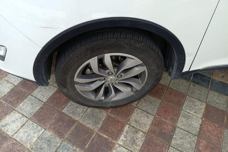 Used BAIC Senova X65 2015 2.0T Automatic Elite Model
