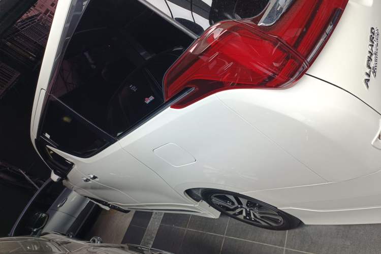 Used Toyota Alphard 2018 Revised Version 3.5L Premium Edition