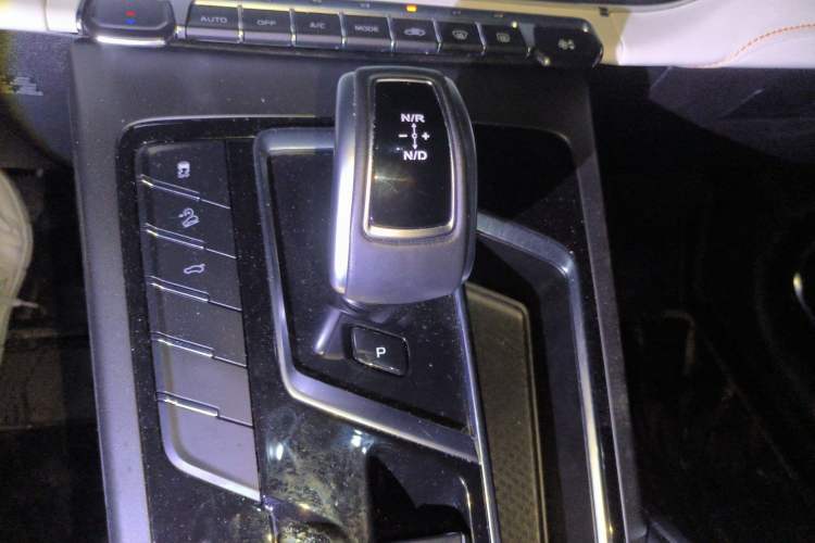 Used Geely Auto Emgrand X7 Sport 2022 Boyue X 1.8TD DCT ZhiZun Edition Gear Lever