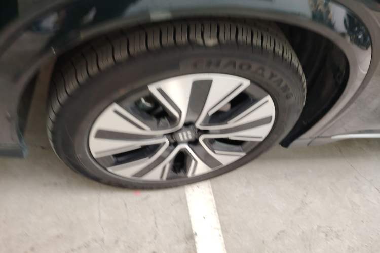 Used Landian E5 PLUS 2026 Model 165km Long-Range First-Adoption Version Ultra 7-seater