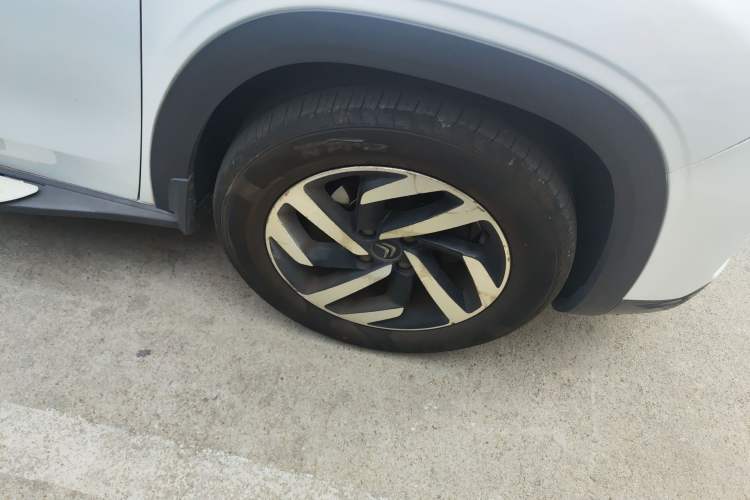 Used Citroen C3-XR 2015 1.6L Automatic Pioneer Model Right Front Wheel Hub