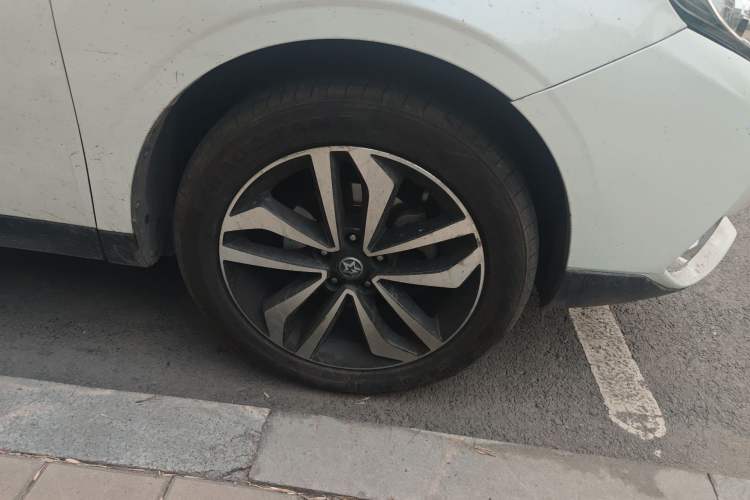 Used Venucia T90 2018 2.0L CVT Smart Connect Fashion Edition China V Standard
