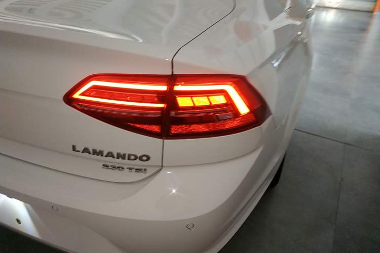 Used Volkswagen Lamando 2019 230TSI DSG Fashion Edition China V Standard