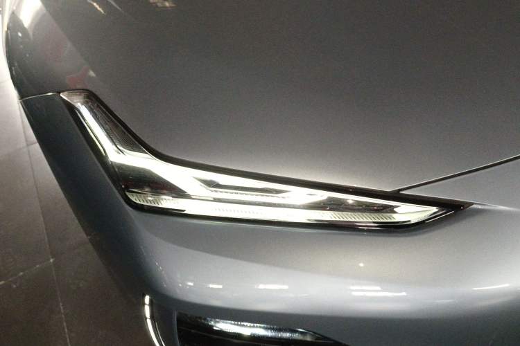 Used Geely Galaxy E8 2025 620 km All-Wheel Drive Starship LiDAR-Enabled Intelligent Driving Version Right Front Headlight