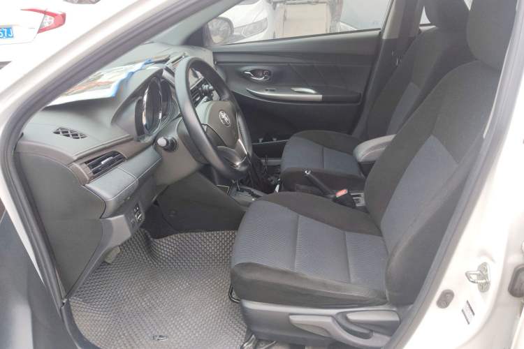 Used Toyota YARiS L Zhi Xuan 2015 1.5E Automatic Charm Edition