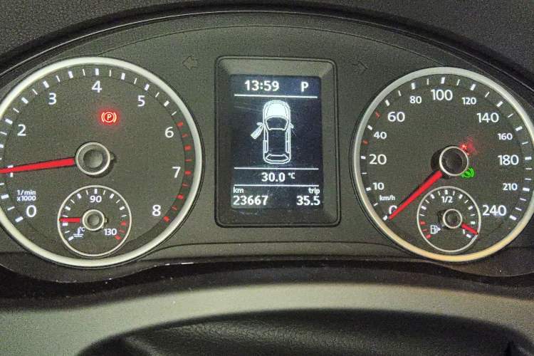 Used Volkswagen Tiguan 2016 280TSI Automatic Two-Wheel Drive Silk Road Comfort Edition Instrument Cluster