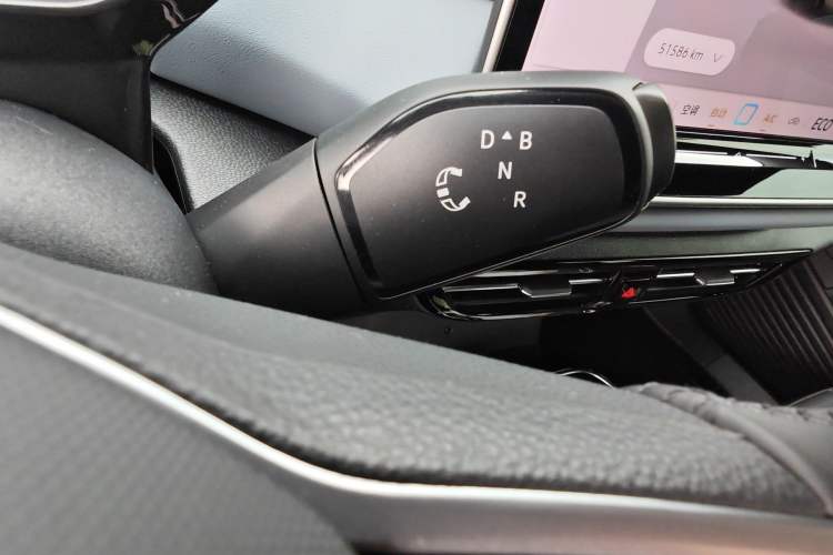 Used Volkswagen ID.4 X 2025 Smart Version Pure & Intelligent Enjoyment Edition Gear Lever