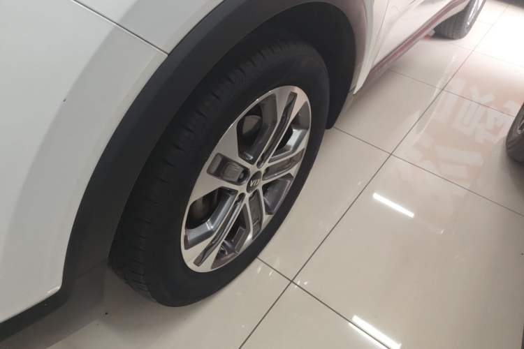 Used Kia Sportage R 2019 2.0L Automatic Smart Luxury Edition Left Front Wheel Hub