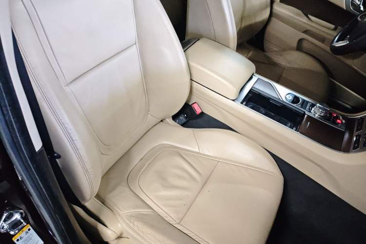 Used Jaguar XF 2013 XF 2.0T Luxury Edition Right Front Seat