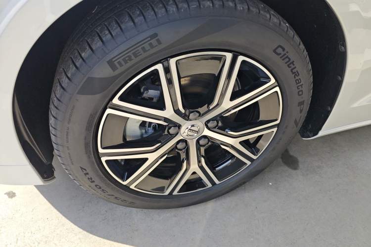 Used Volvo S60 2025 B4 Zhiyi Luxury Edition