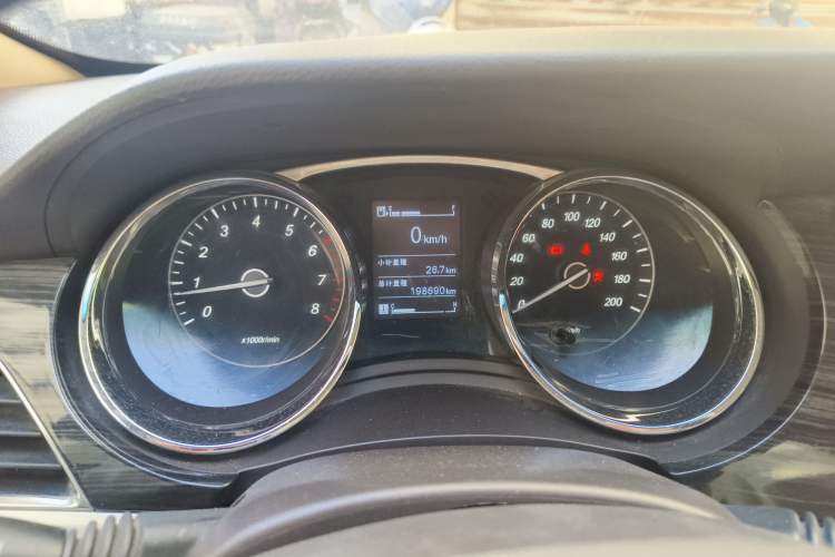 Used Baojun 730 2016 1.5T Manual Comfort Version 7 Seats Instrument Cluster