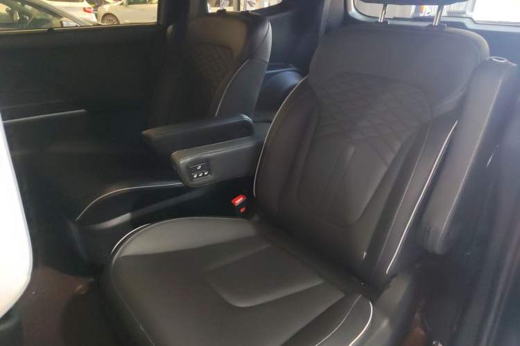 Used Hyundai Custo 2021 380TGDi Smart Love Flagship Edition TOP Premium Left Rear Seat
