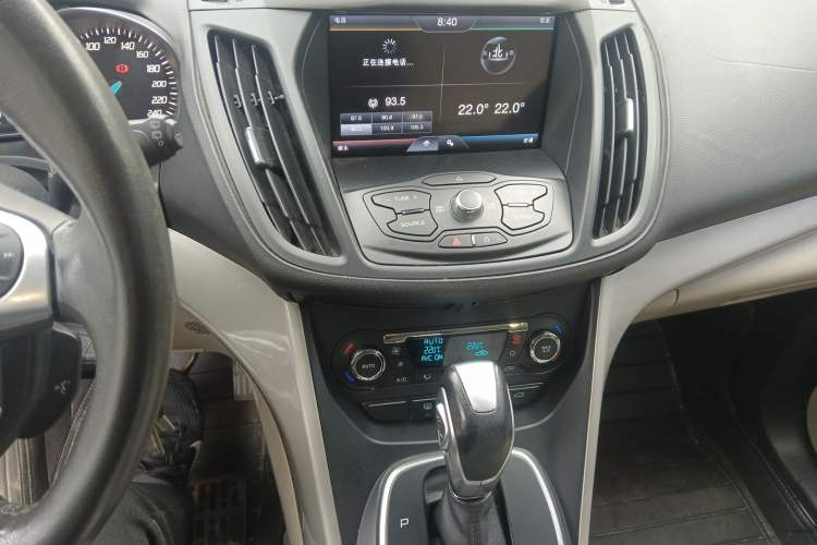 Used Ford Kuga 2013 2.0L GTDi Four-Wheel-Drive Elite Model Audio And AC Panel