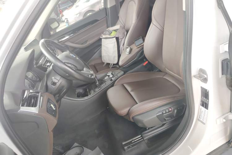 Used BMW X1 2020 sDrive25Li Leading Model
