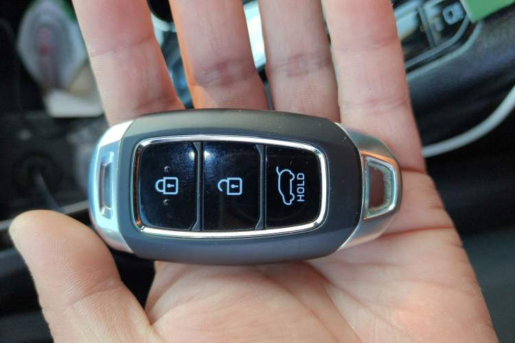 Used Hyundai Santa Fe 2019 380 TGDi DLX Automatic Two-Wheel Drive Prestige Plus Version China VI Standard
