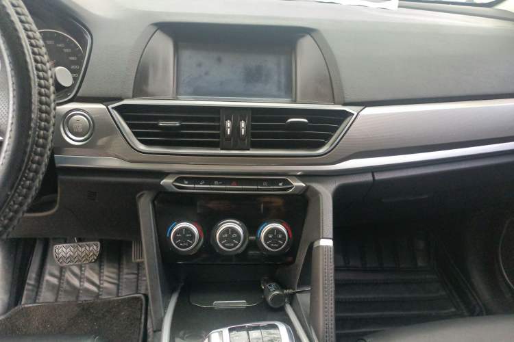 Used Haval H6 2018 Blue Label Sport Edition 1.5T Automatic Two-Wheel Drive Elite Model Audio And AC Panel