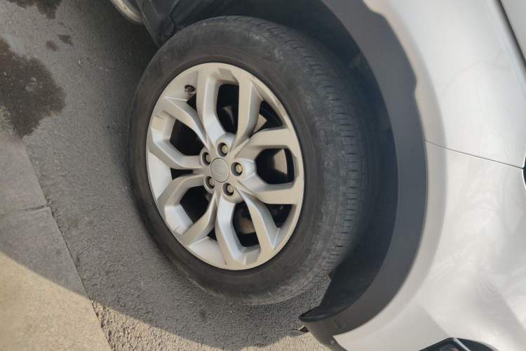 Used Land Rover Discovery Sport 2017 2.0T HSE Right Front Wheel Hub