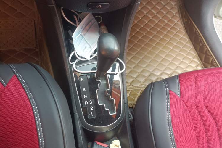 Used Hyundai Verna Ray 2016 1.4L Automatic Leading-Edge GLX
