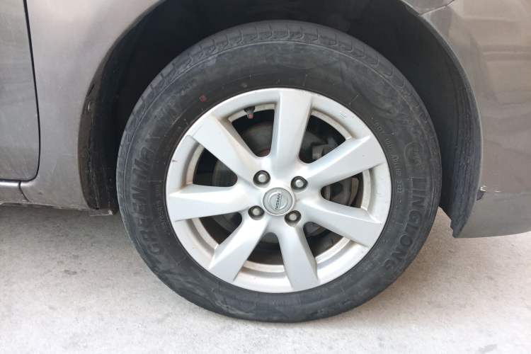 Used Nissan Sunny 2011 1.5XE CVT Comfort Edition Right Front Wheel Hub