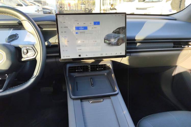 Used Lynk & Co 07 2024 EM-P 126 Long-Range Ultra
