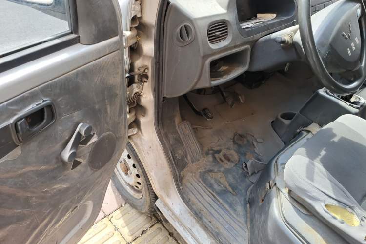 Used Wuling Zhiguang 2010 1.0L New Version Practical Short-Body L2Y