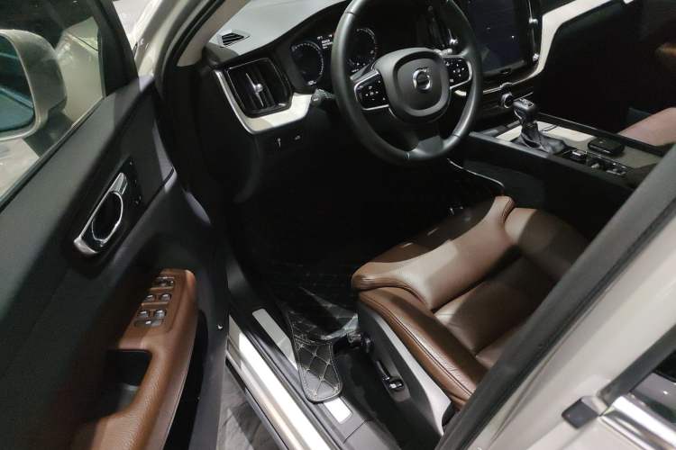 Used Volvo XC60 2020 T5 4x4 Smart Luxury Edition
