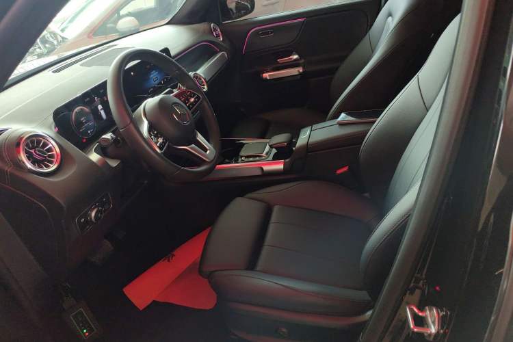 Used Mercedes-Benz GLB 2022 Updated GLB 200 Fashion Edition
