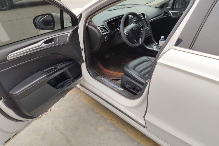 Used Ford Mondeo 2017 EcoBoost 200 Stylish Model
