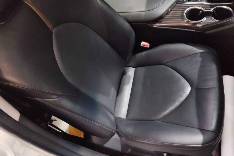 Used Toyota Camry 2018 2.5G Luxury Edition
