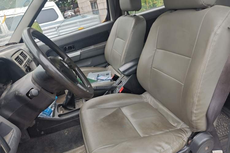 Used Dongfeng Ruichi 2013 3.2T Xingye Edition Diesel Two-Wheel Drive Standard Type CYQD80-E4