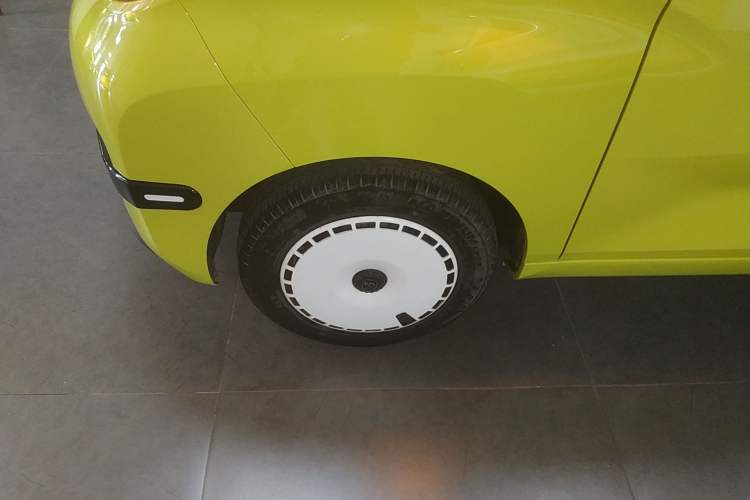 Used Chery QQ Ice Cream 2024 Edition Youth Version 205km Sundae Left Front Wheel Hub